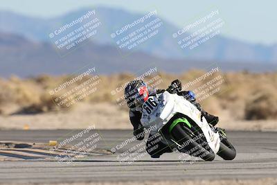 media/Dec-07-2025-CVMA (Sun) [[3e7d2de5dc]]/Race 9-Formula UL Shootout/